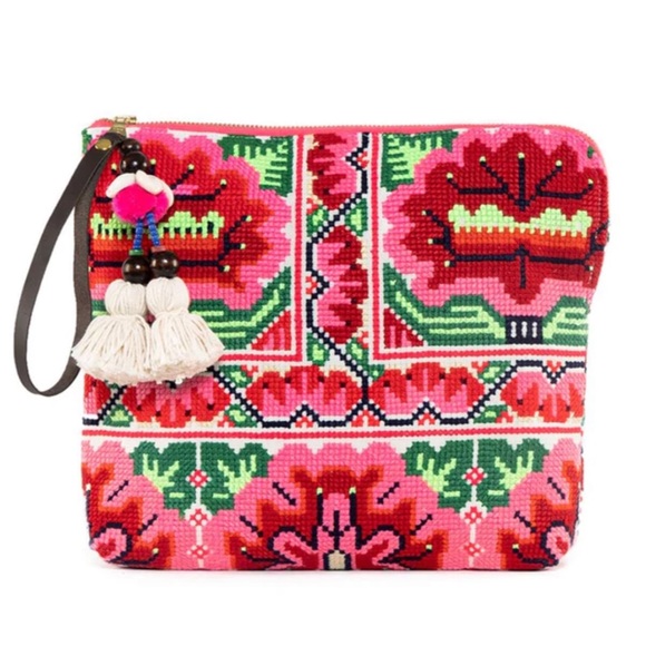 Famous! BNWT! Jade Tribe Hand Woven Clutch with Real Shells 🐚 from St. Barts!🏝 - Picture 2 of 4